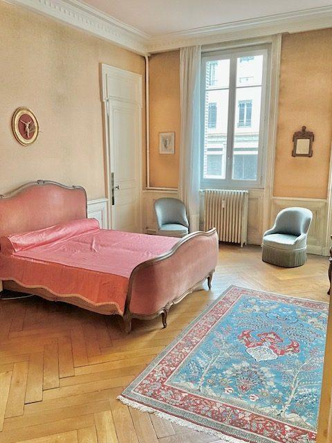 Appartement - 203 m² - 7 pièces