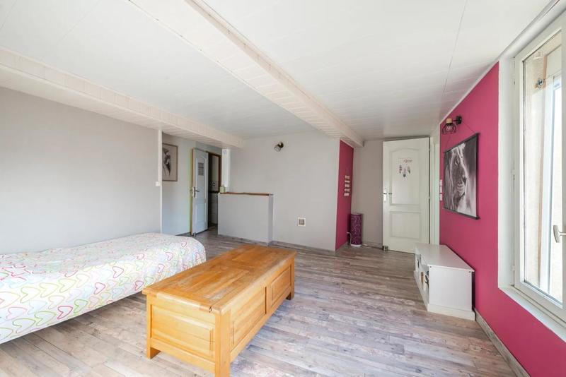 Maison - 240 m² - 10 pièces