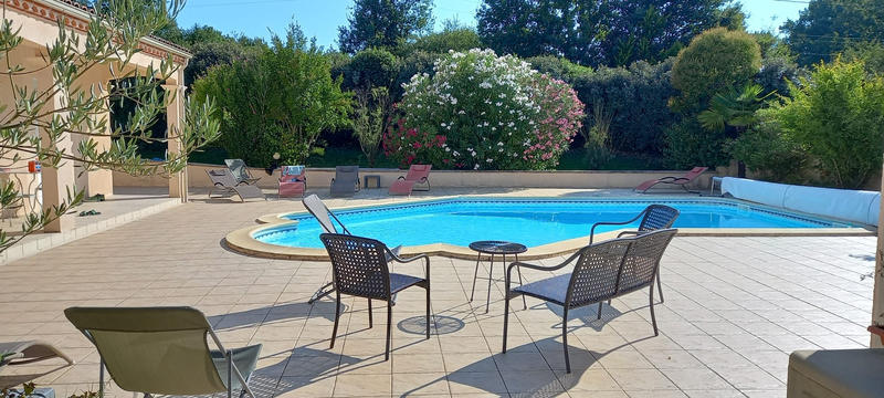 Maison - 185 m² - 9 pièces