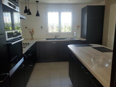 Maison - 92 m² - 6 pièces