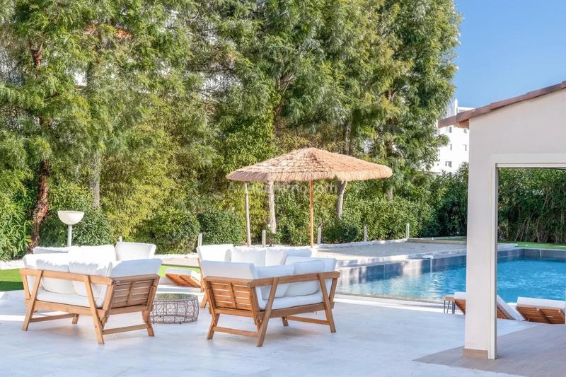 Maison - 400 m² - 7 pièces