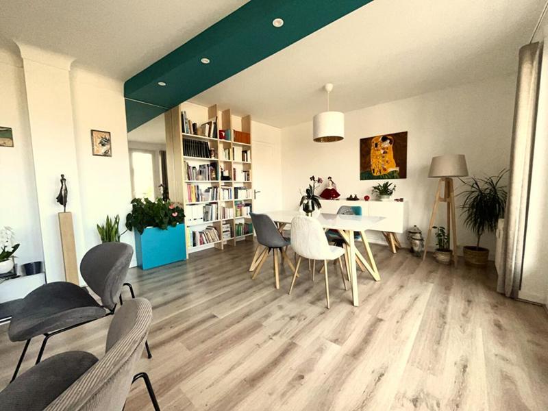 Appartement - 90 m² - 4 pièces