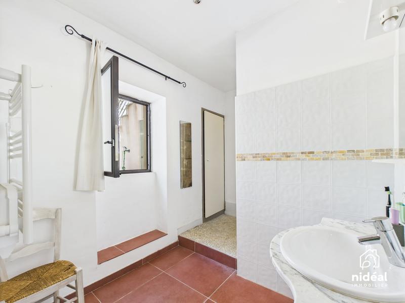 Maison - 216 m² - 8 pièces