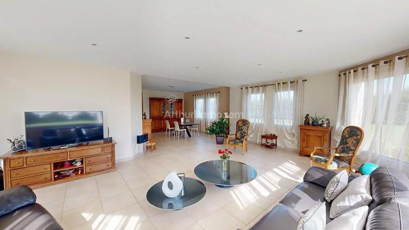 Maison - 308 m² - 9 pièces