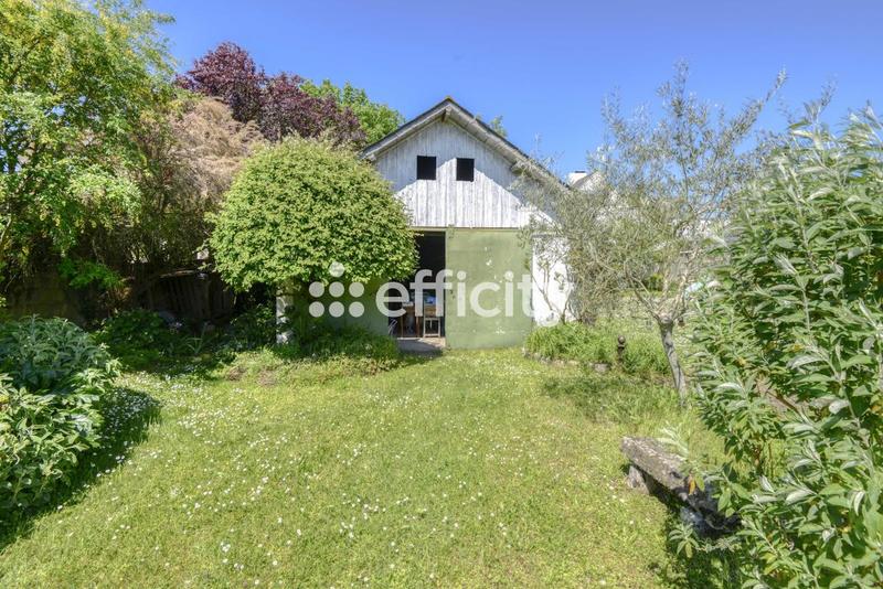 Maison - 217 m² - 9 pièces