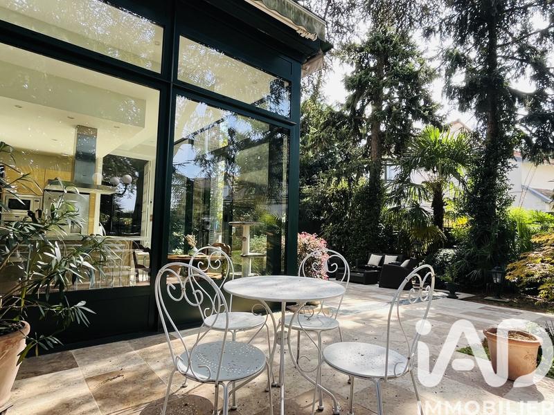 Maison - 200 m² - 6 pièces