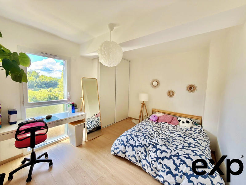 Appartement - 92 m² - 4 pièces