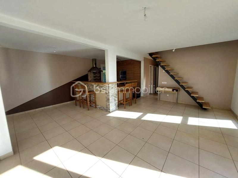 Maison traditionnelle - 140 m² - 6 pièces