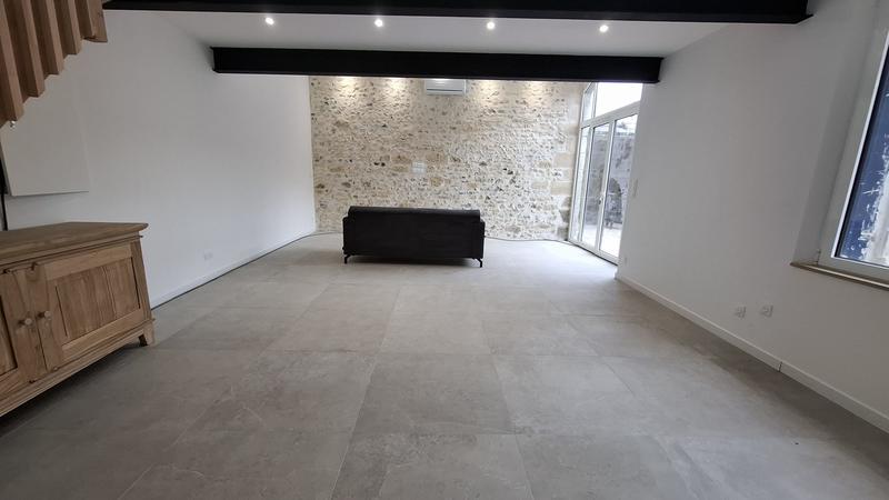 Maison - 216 m² - 9 pièces