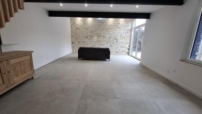 Maison - 216 m² - 9 pièces