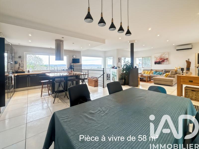 Maison - 181 m² - 8 pièces
