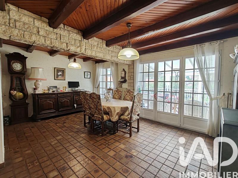 Maison - 203 m² - 7 pièces