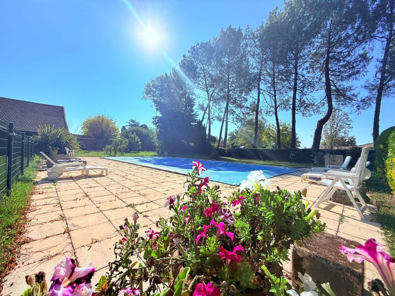 Maison - 348 m² - 13 pièces