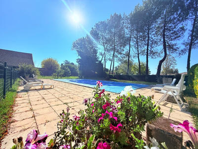 Maison - 348 m² - 13 pièces