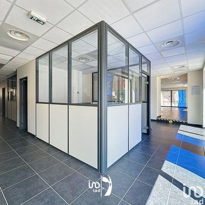 Local commercial - 311 m²