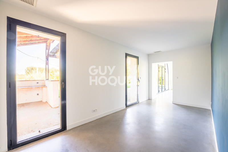 Maison - 276 m² - 8 pièces