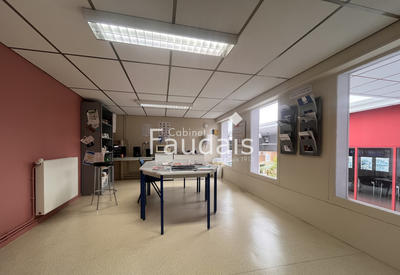 Bureau - 375 m²