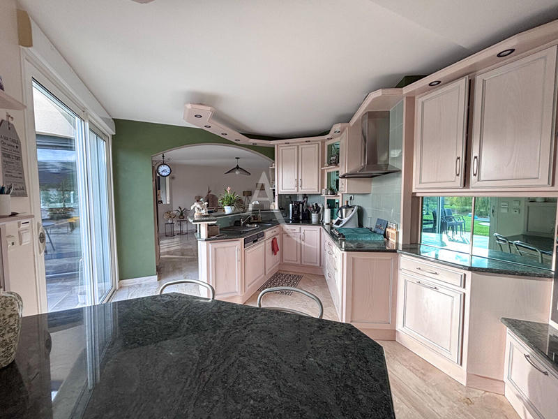 Maison - 185 m² - 5 pièces