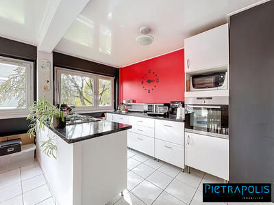 Appartement - 80 m² - 4 pièces