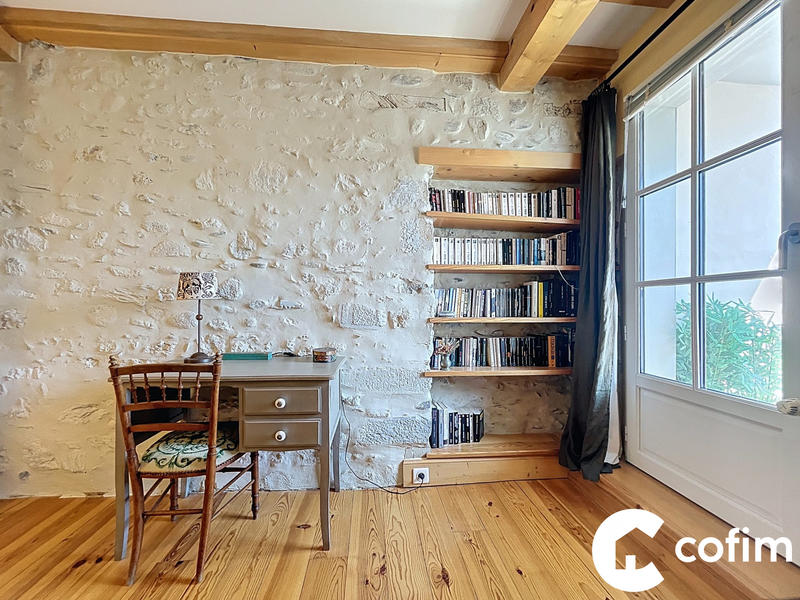 Maison - 240 m² - 5 pièces