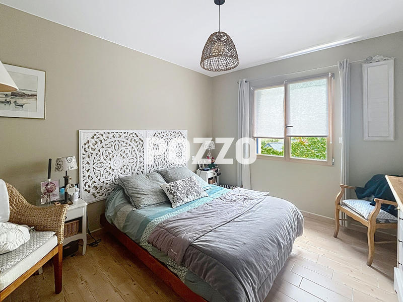 Maison - 192 m² - 9 pièces