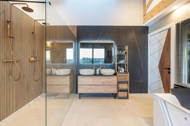 Villa - 225 m² - 7 pièces