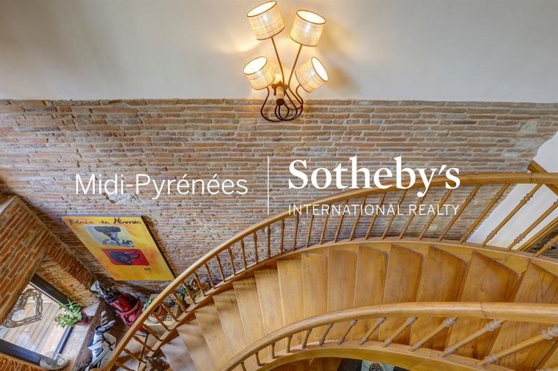 Maison - 258 m² - 5 pièces