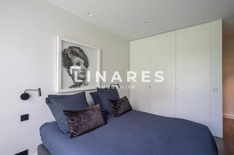 Villa - 300 m² - 6 pièces