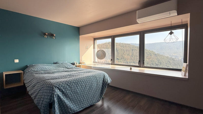 Maison - 167 m² - 7 pièces