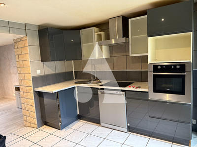 Maison - 99 m² - 5 pièces