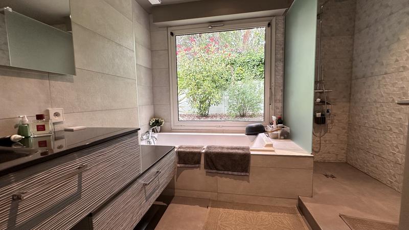 Maison d'architecte - 250 m² - 9 pièces