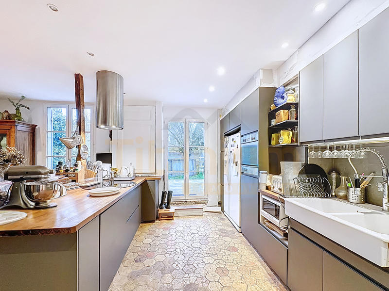 Maison - 141 m² - 6 pièces