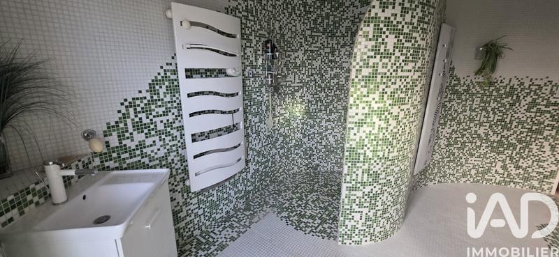 Maison - 226 m² - 8 pièces