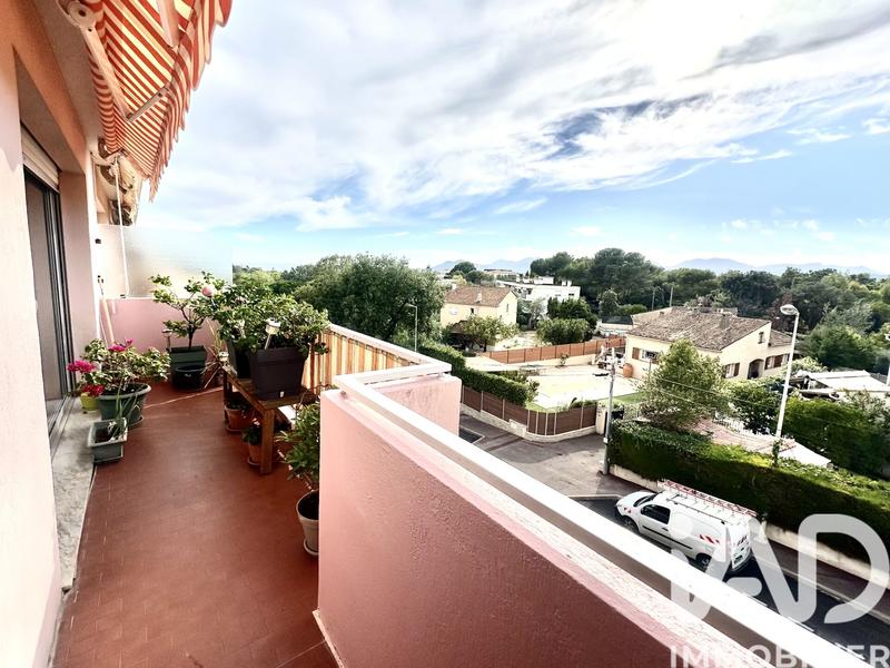 Appartement - 75 m² - 4 pièces