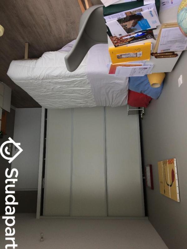 Chambre - 11 m² - 1 pièce