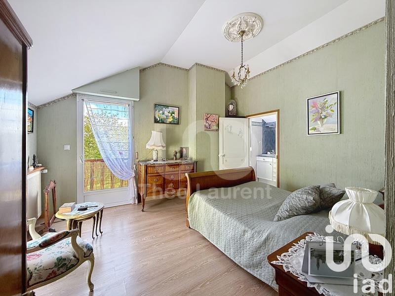 Maison - 255 m² - 10 pièces