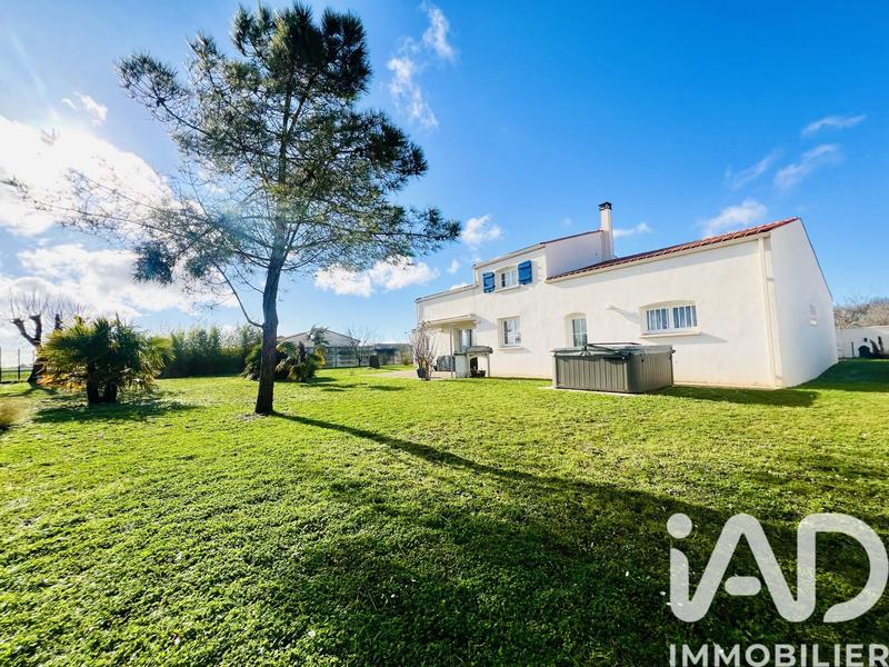 Maison - 140 m² - 5 pièces