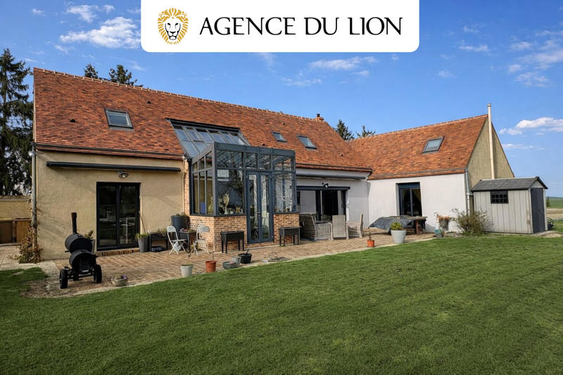 Maison - 201 m² - 9 pièces