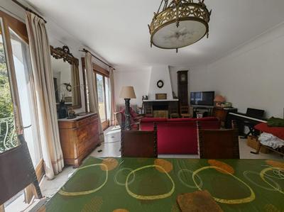 Maison - 250 m² - 10 pièces