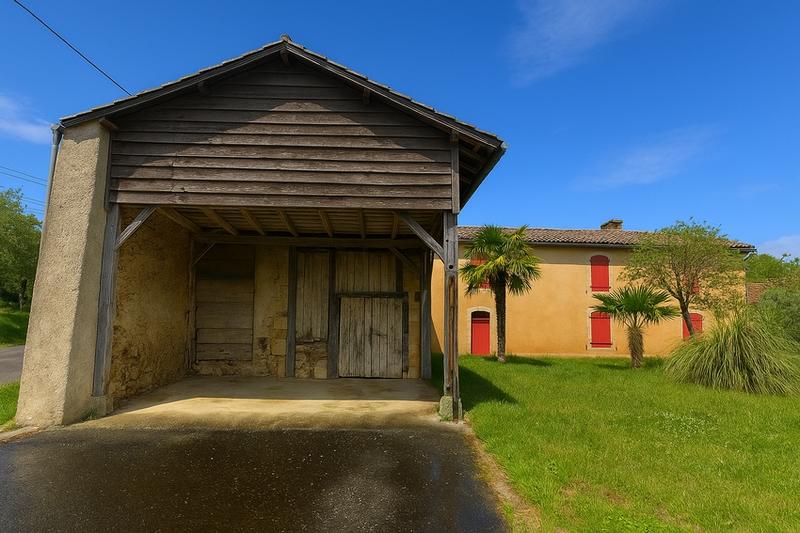 Maison - 235 m² - 8 pièces