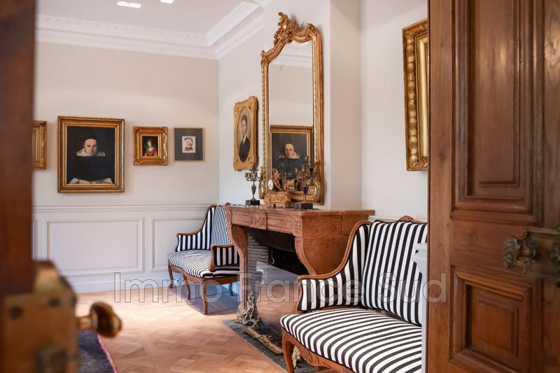 Maison - 717 m² - 19 pièces