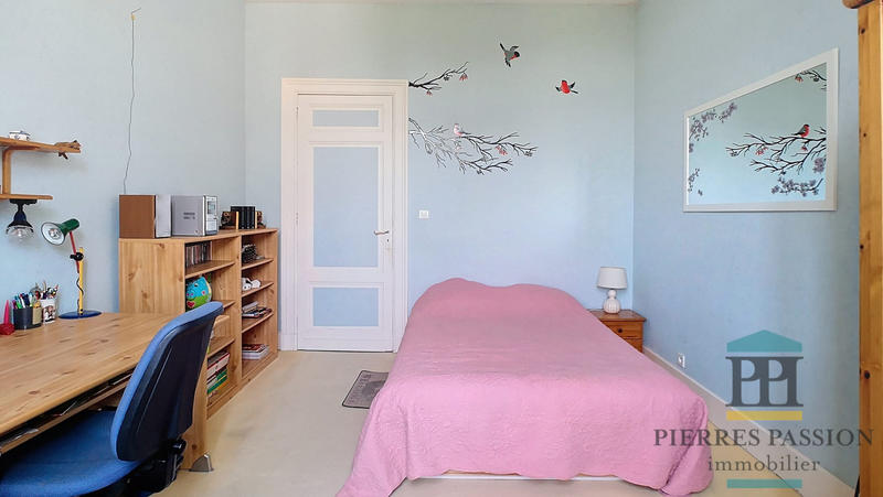 Maison - 275 m² - 9 pièces