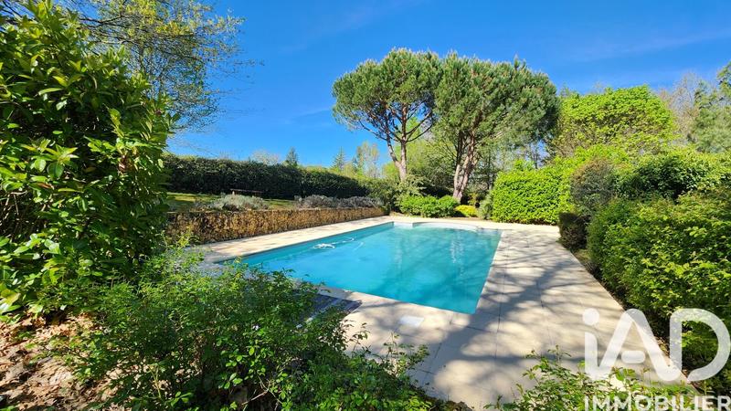 Maison - 140 m² - 5 pièces