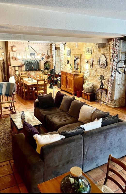 Maison - 331 m² - 10 pièces