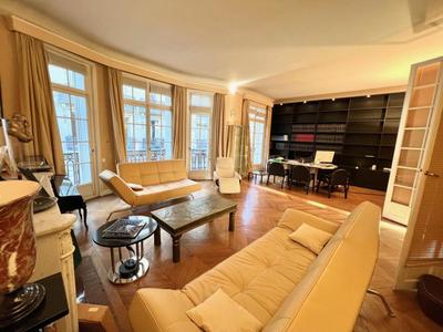 Appartement - 220 m² - 7 pièces