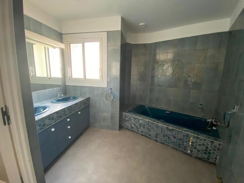 Villa - 225 m² - 5 pièces