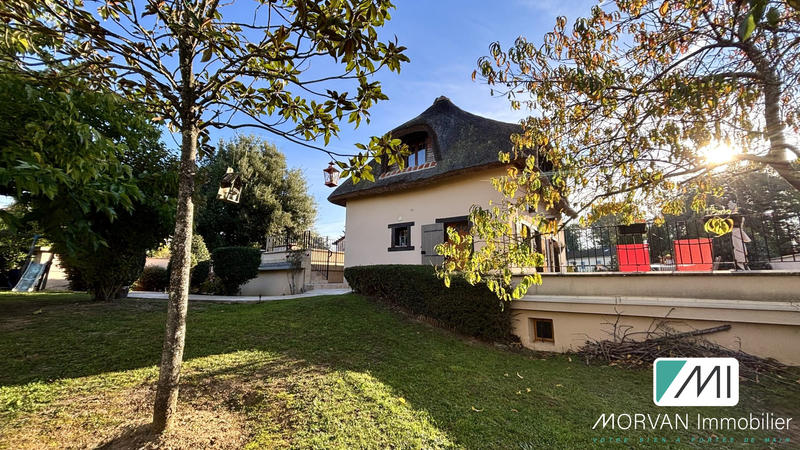 Maison - 223 m² - 7 pièces