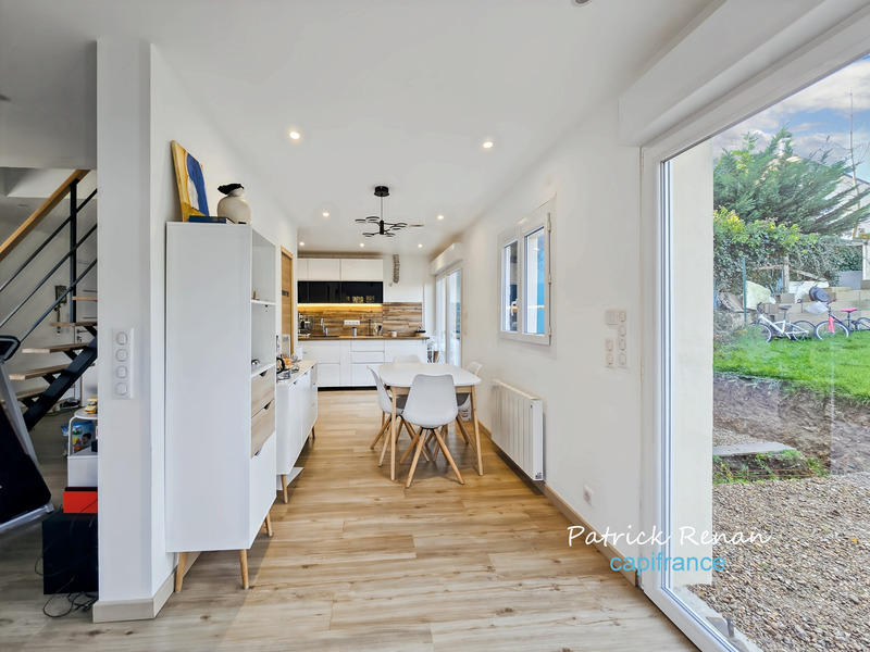 Maison - 90 m² - 5 pièces