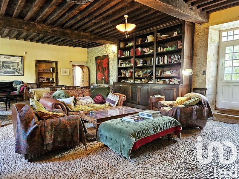 Maison - 365 m² - 7 pièces