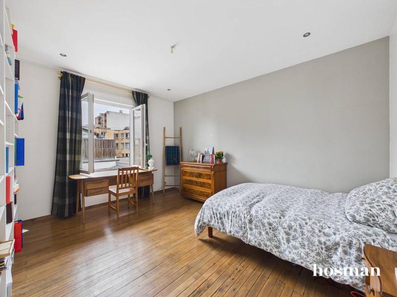 Maison - 225 m² - 7 pièces